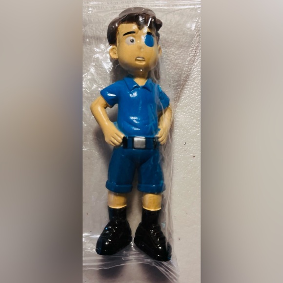 3.5” tall Elio from the movie Elemental. He has a lazy eye & blue eye patch. - Picture 3 of 3